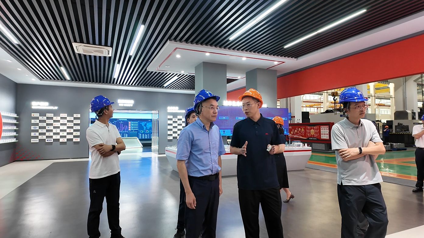 Zhu Qiren, Deputy Director of the Organization Department of the Wenzhou Municipal Party Committee, led a delegation on a visit to Boteli Technology, where they jointly explored new pathways for the attraction and cultivation of high-level talent.